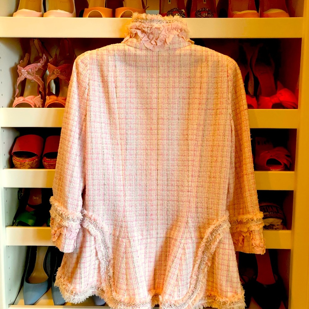 Chanel Runway Pink Jacket w/Embellishments, Pink & Gold Custom Buttons Size 40 - Picture 11 of 13